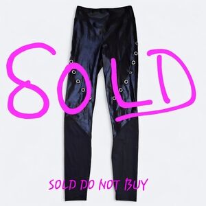 KORAL Black Leggings XS/S Grommet  Sheer Panel Activewear Leggings